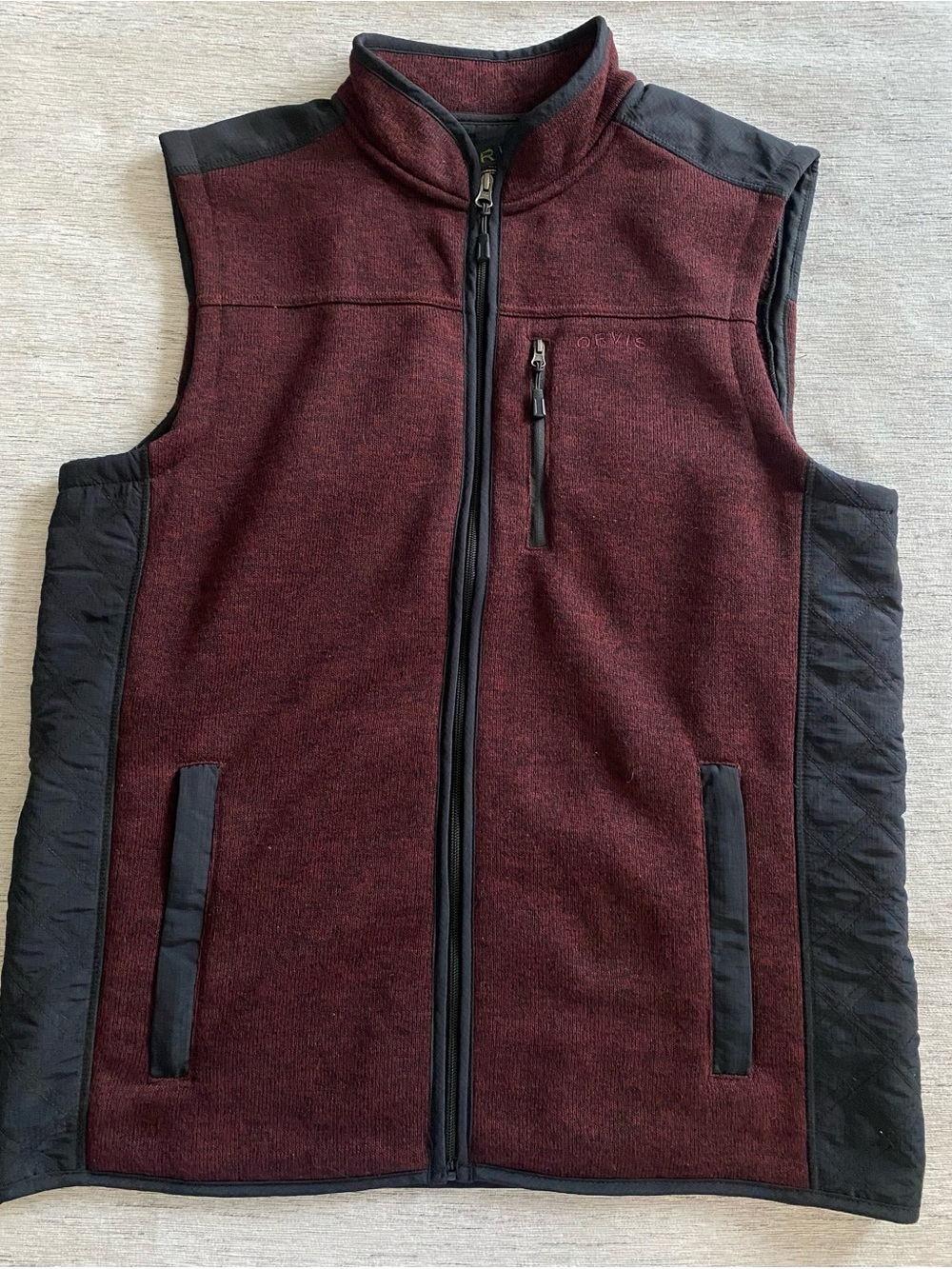 Orvis Men’s Burgundy Fleece Vest with Black Quilted Sides